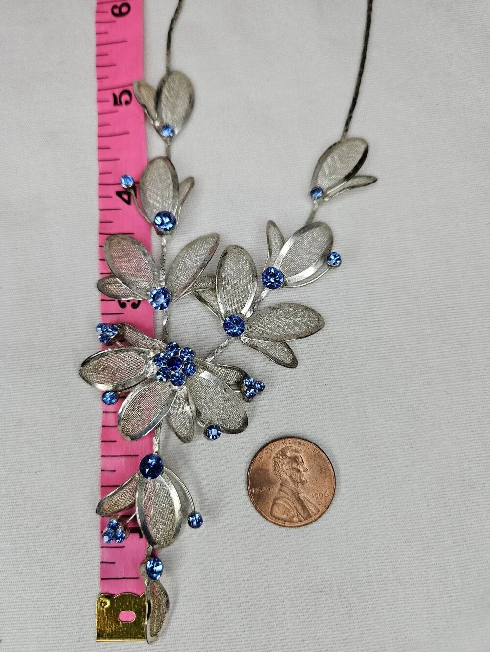 Rosemarie Collections Silver Mesh Leaf Floral Statement Bib Necklace Blue Gem